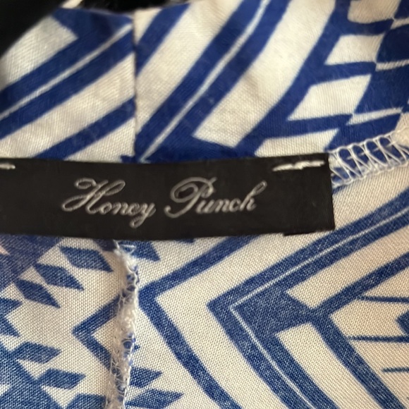 3 piece like new abstract print bundle - Picture 5 of 8